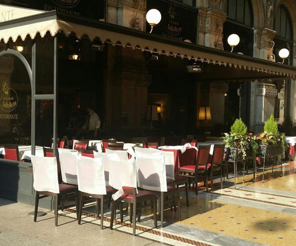 Sedie-modello-Odeon-per-Locanda-del-Gatto-Rosso