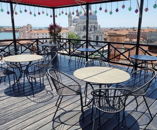 fornitura-di-sedie-sgabelli-e-tavoli-per-hote-bauer-a-venezia fornitura-di-sedie-sgabelli-e-tavoli-per-hote-bauer-a-venezia