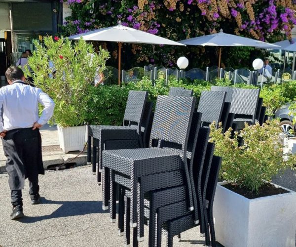 fornitura-sedie-per-caffe-palombini-a-roma-
